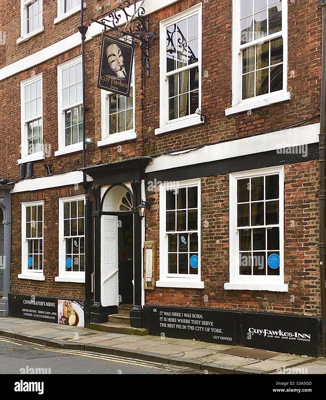 The Guy Fawkes Inn in York, England, birthplace of Guy Fawkes (1570-1606), one of the Catholic plotters against King James the 1st in 1605. Fawkes was discovered guarding gunpowder below Parliament. Stock Photo