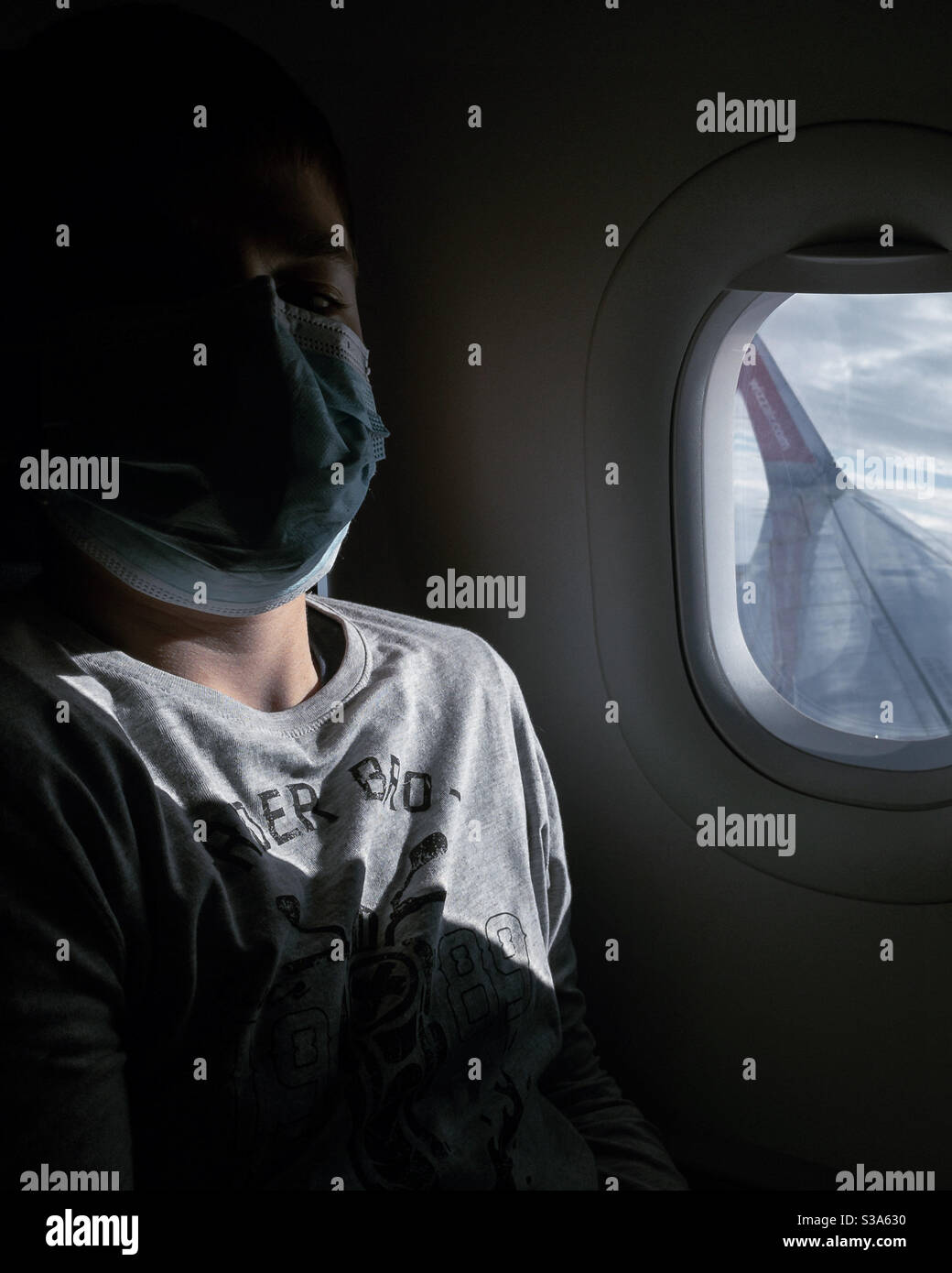 Download Mask Plane High Resolution Stock Photography And Images Alamy Yellowimages Mockups