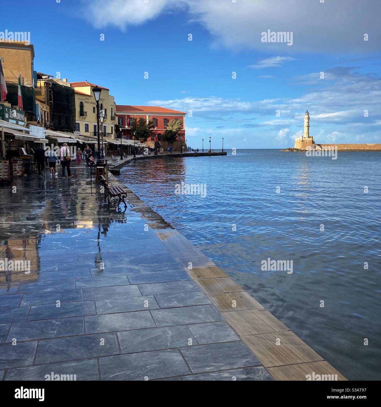 Chania, Crete. October 28th 2020. The pretty Cretan town of Chania ...