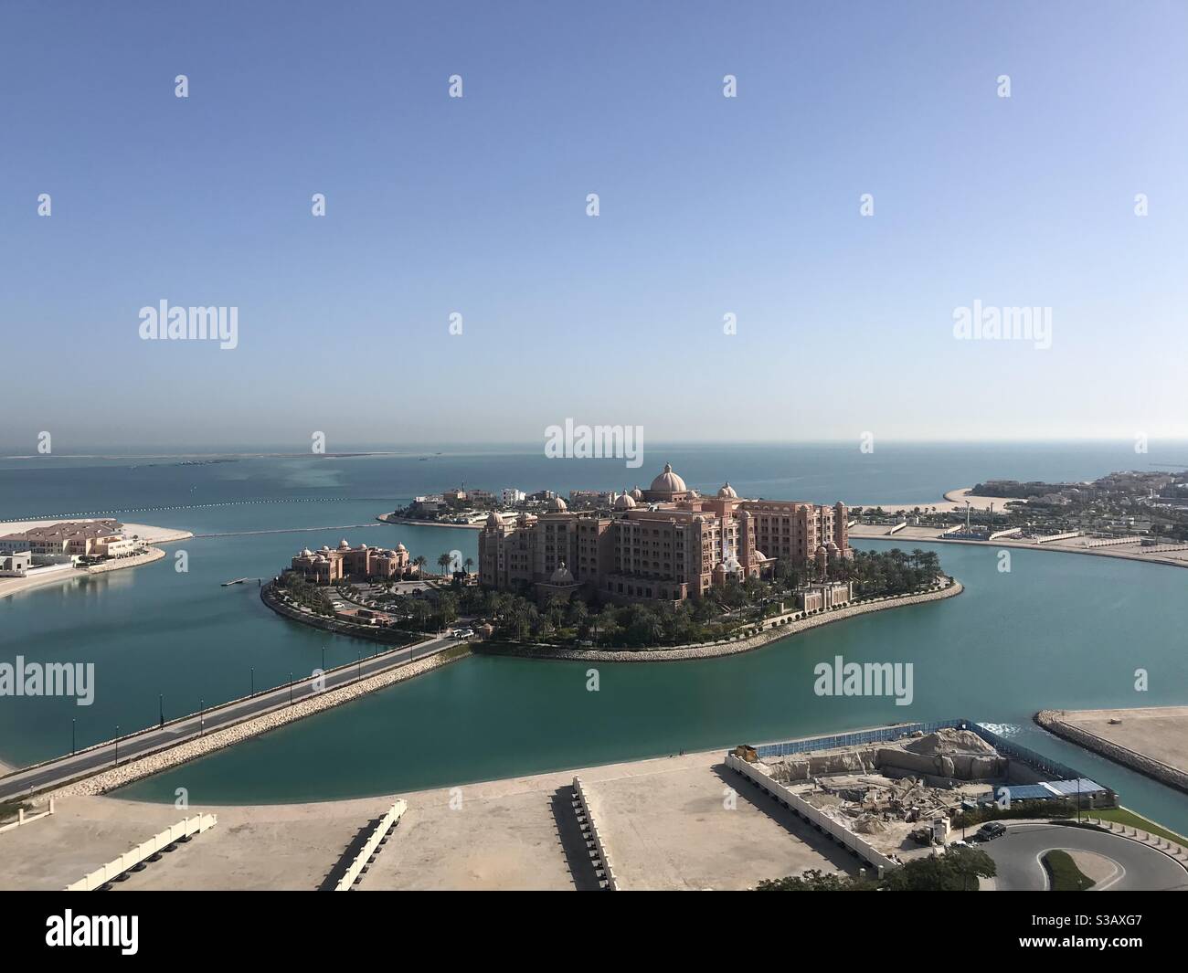 View of the Kempinski Marsa Malaz Hotel on the island of The Pearl, Doha, Qatar Stock Photo
