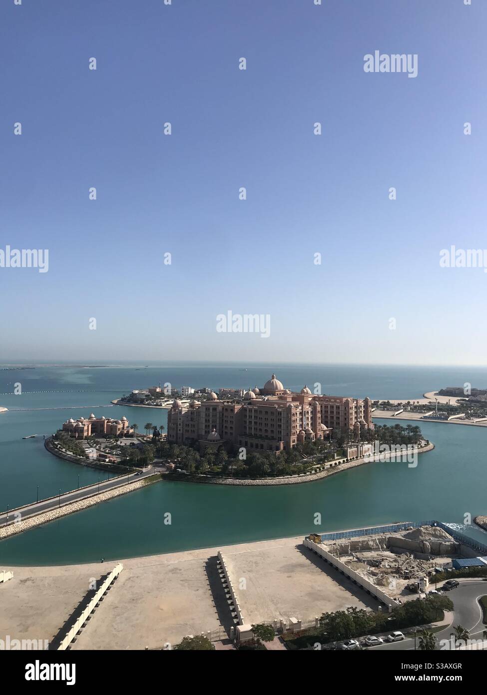 View of the Marsa Malaz Kempinski Hotel on The Pearl, Doha, Qatar Stock Photo