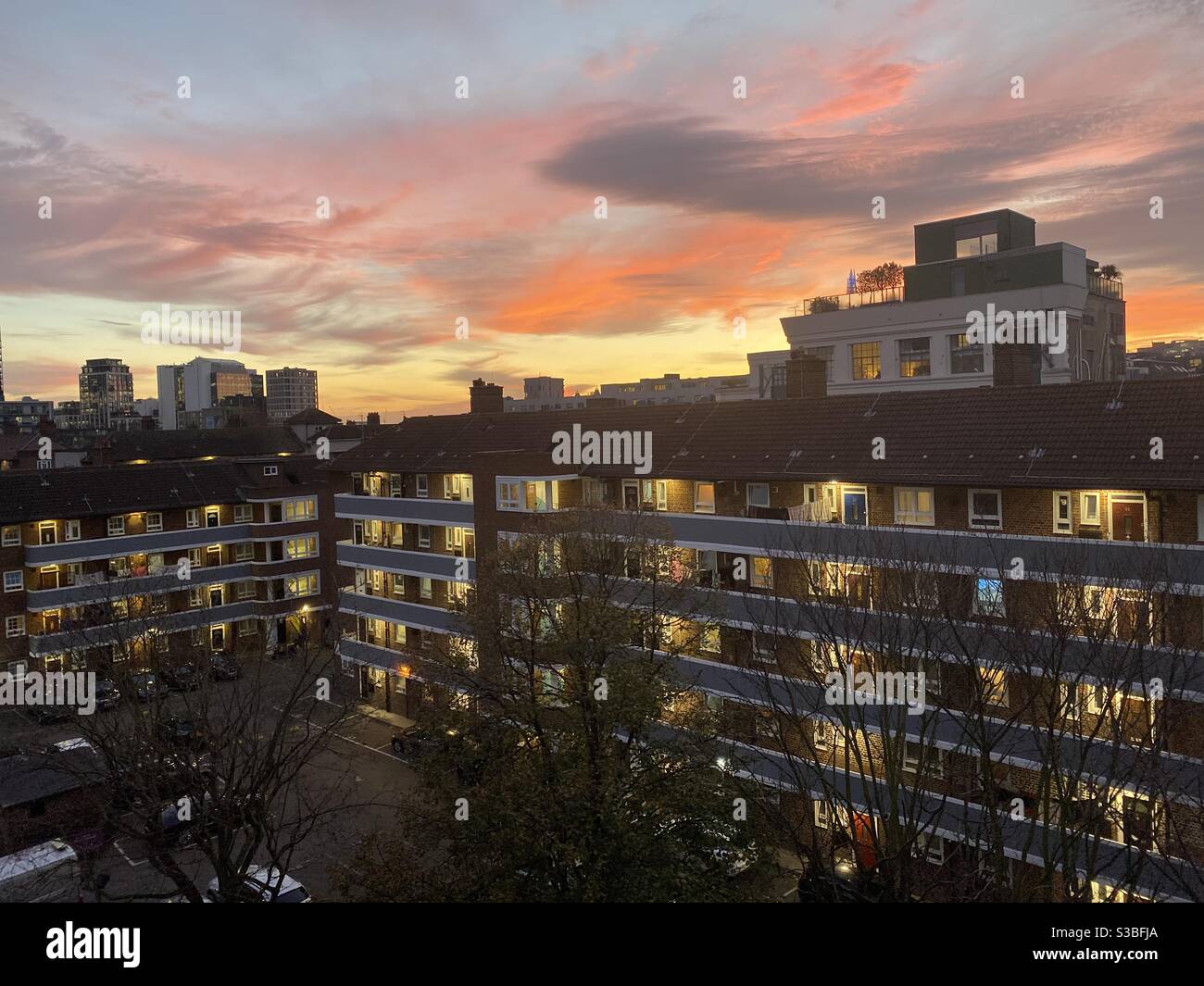 Council flats london hi-res stock photography and images - Alamy