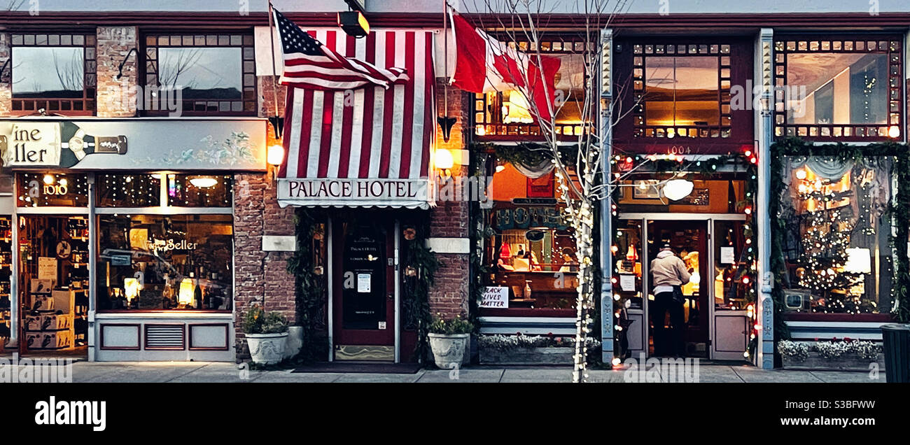 Festive decor at Palace Hotel in Port Townsend Stock Photo