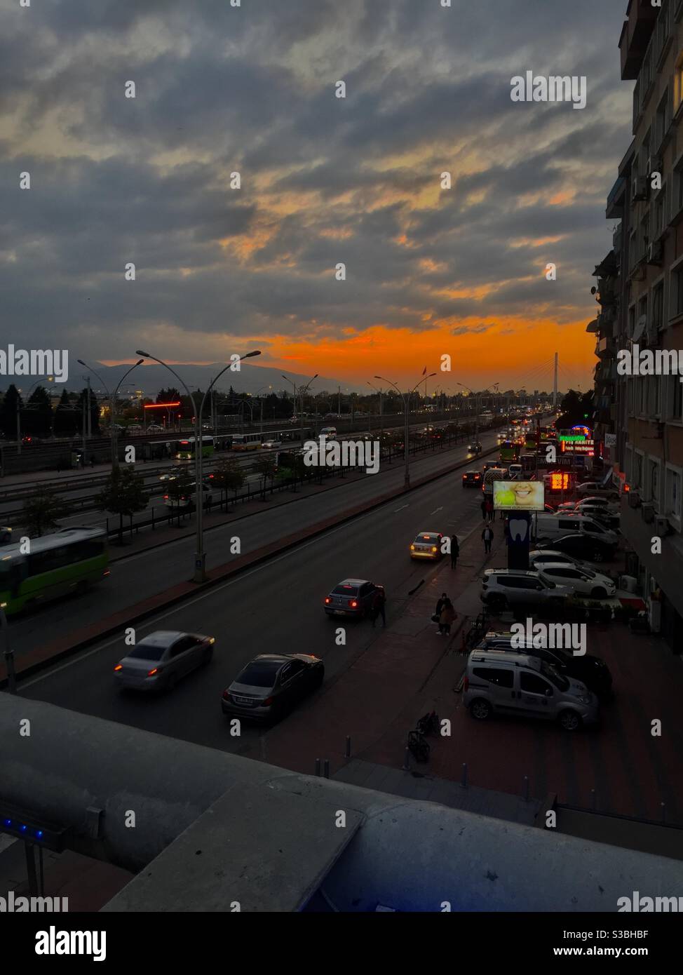Car traffic hi-res stock photography and images - Alamy