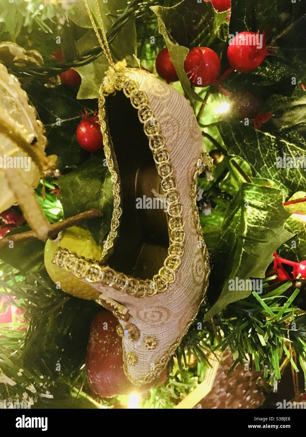 Victorian christmas tree decorations hi-res stock photography and ...