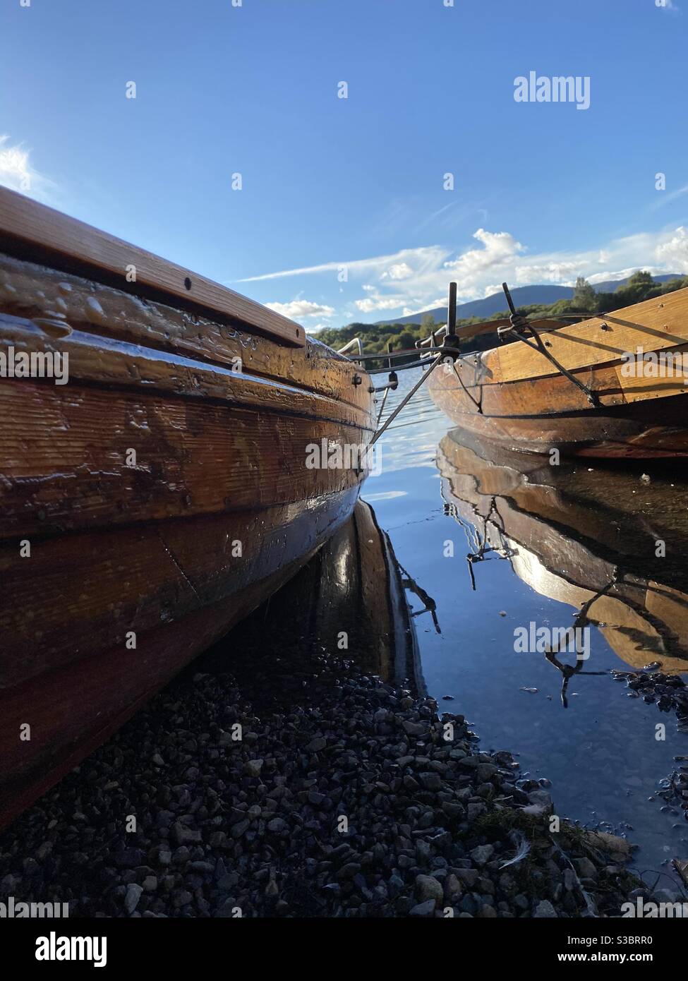 Boats in water hi-res stock photography and images - Alamy