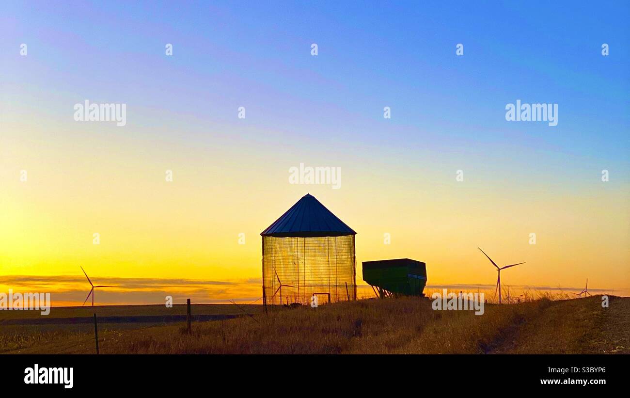 Corn crib hires stock photography and images Alamy