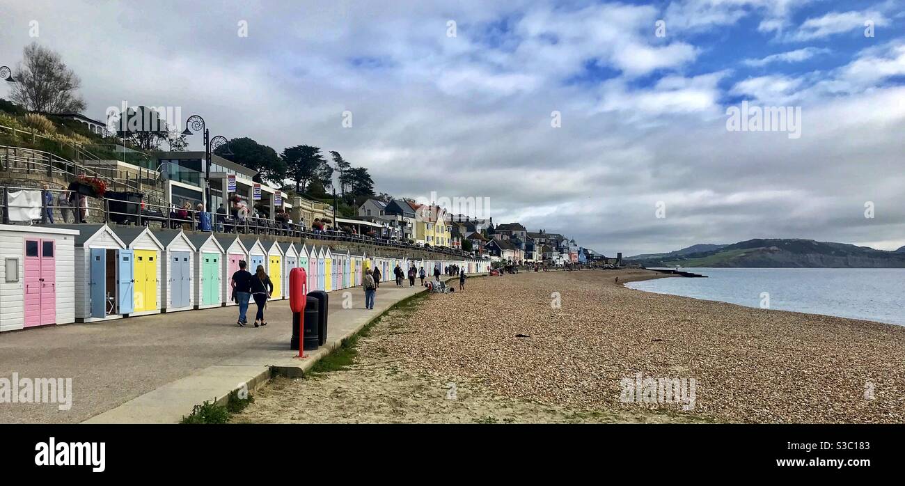 Exploring lyme regis beach hi-res stock photography and images - Alamy
