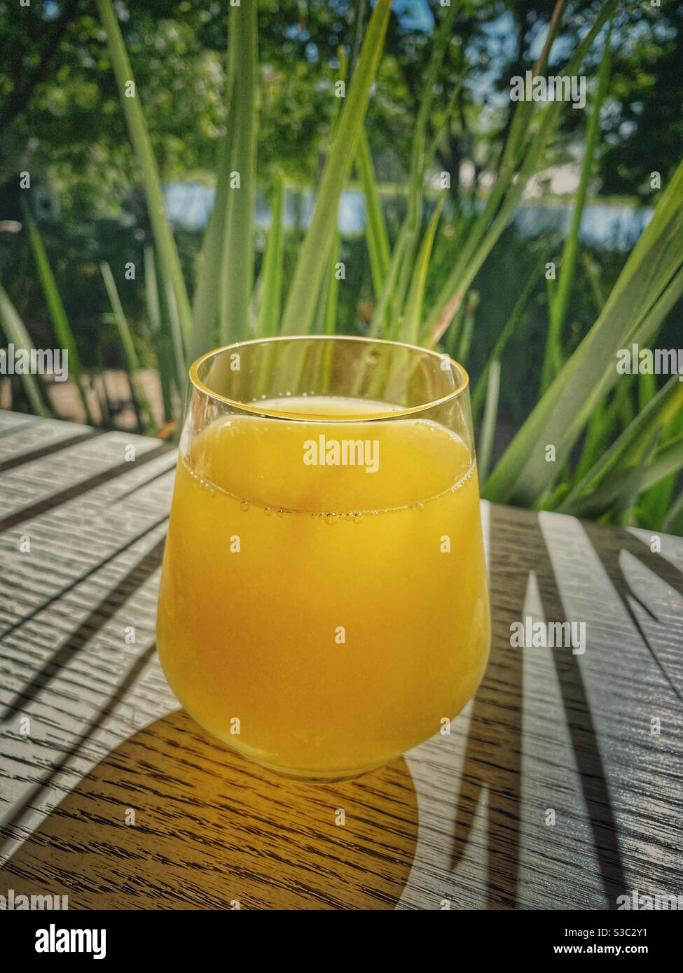 Cold pressed apple juice Stock Photo Alamy