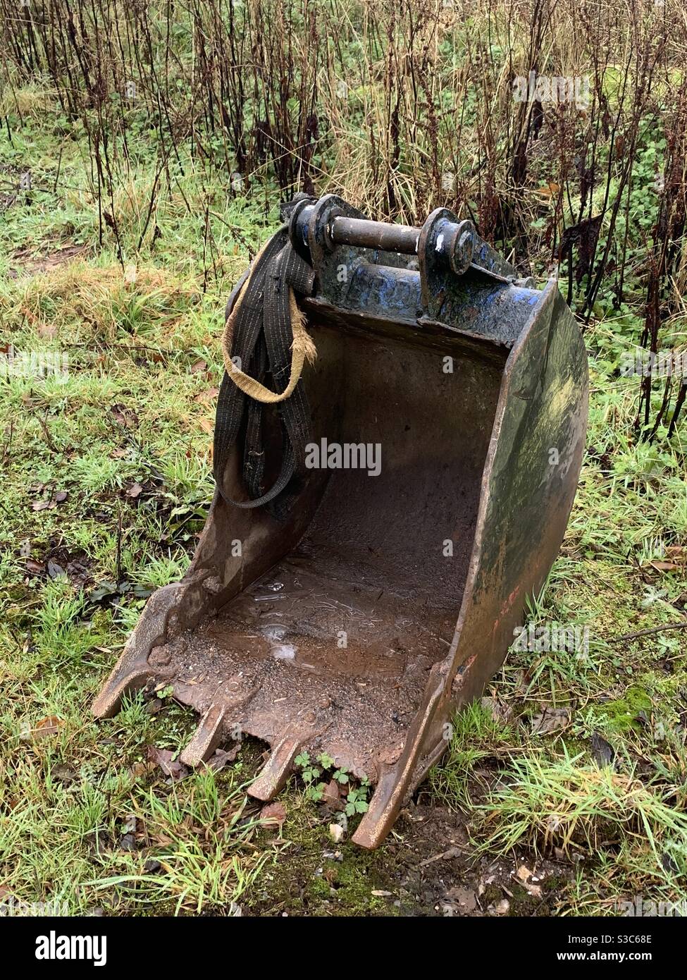 Tractor / digger large metal digger claw and scoop Stock Photo Alamy