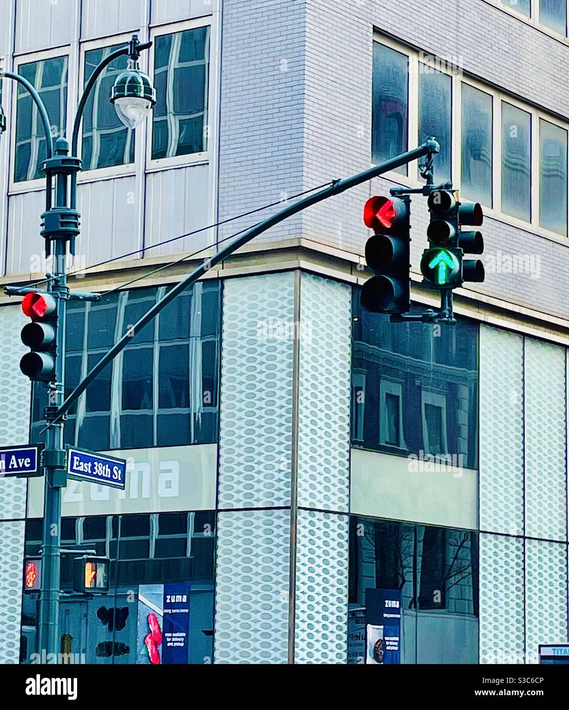 Red light, greenlight! Traffic signals in front of Zuma Japanese restaurant at 261 Madison Avenue & East 38th Street in Midtown Manhattan, New York City, USA, 10016 - Smartphone Captured Stock Image