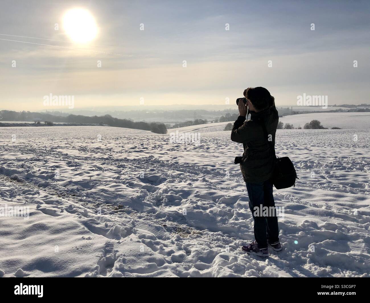 UK weather:Sunny afternoon in Morley, Leeds, West Yorkshire. 15th January 2021 Yesterday’s snow looked spectacular this photographer was enjoying taking photos. Credit:Victoria Gardner/Alamy Live News Stock Photo