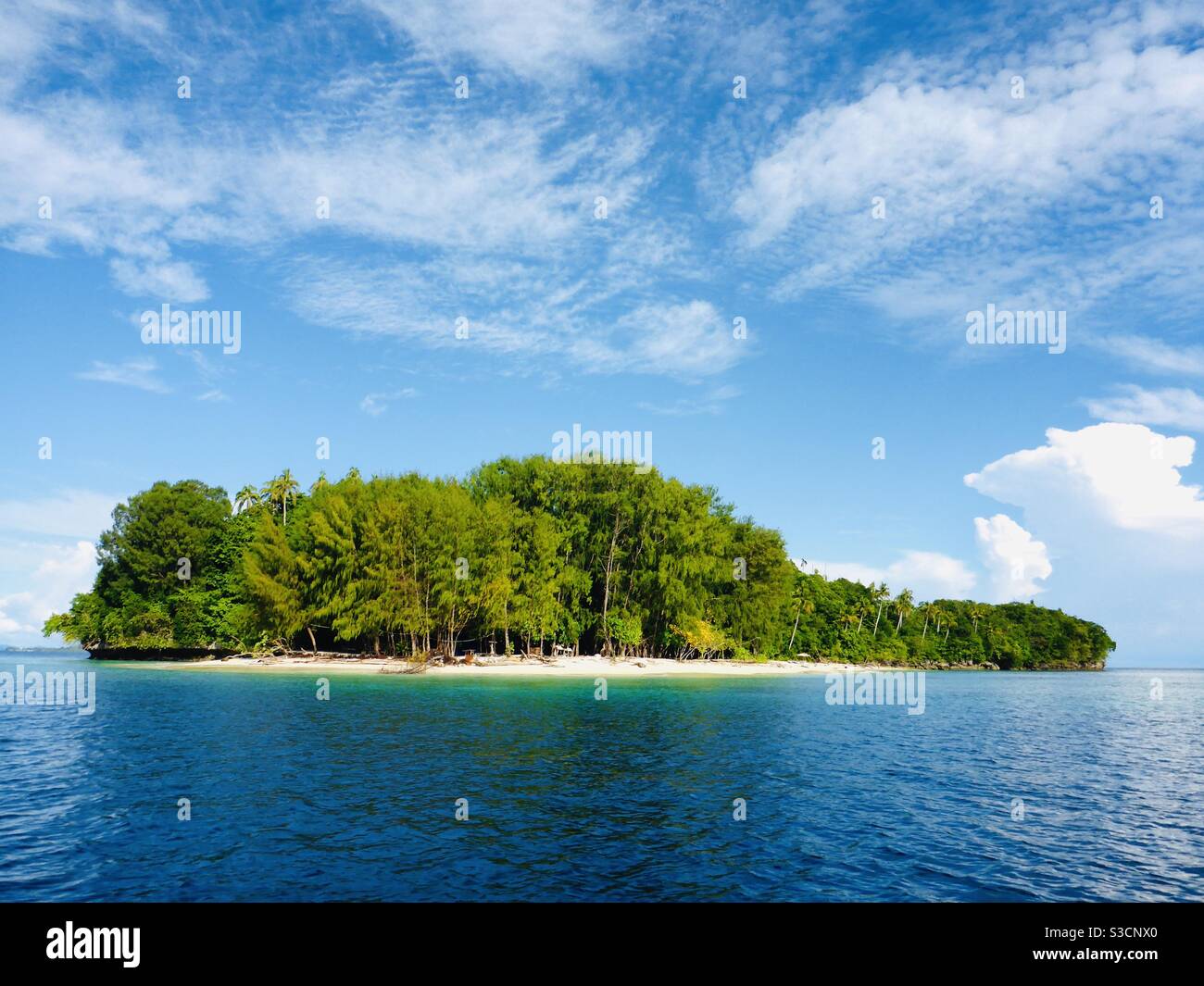 Raja ampat indonesia hi-res stock photography and images - Alamy