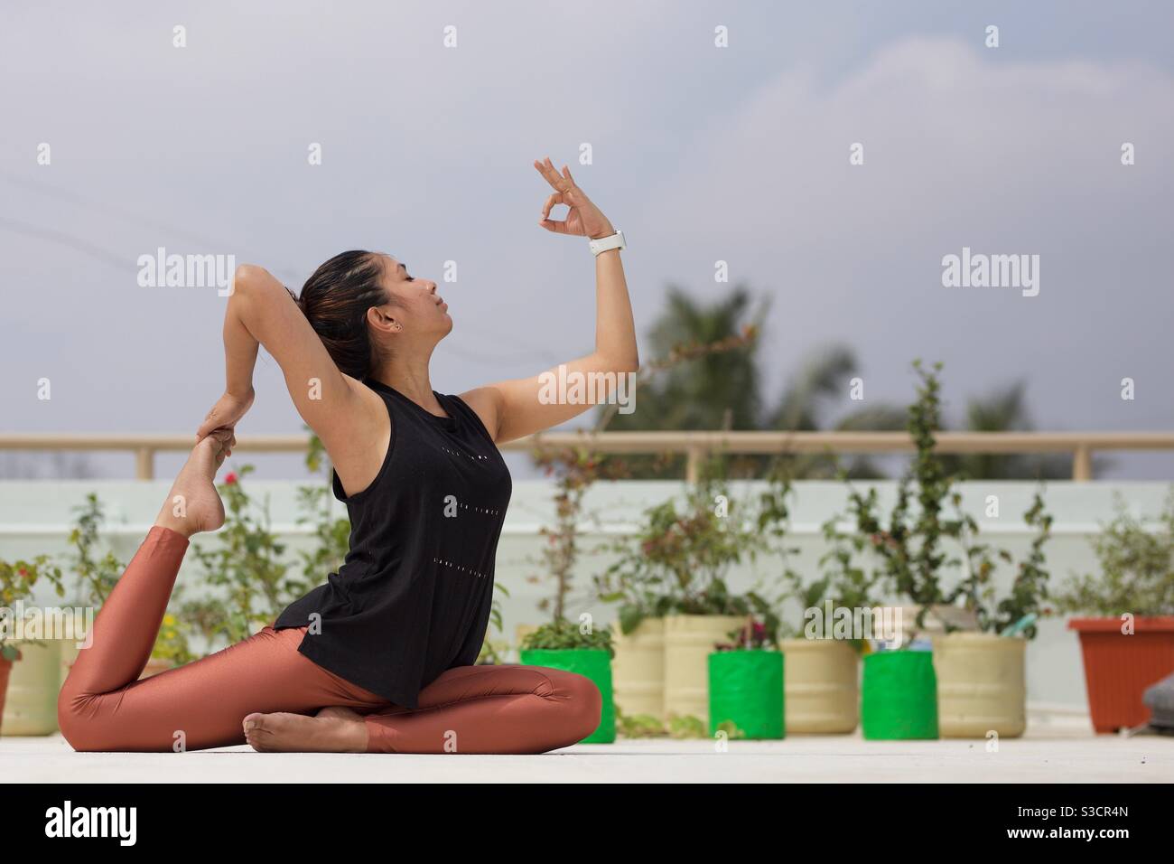 morning-yoga-routine-stock-photo-alamy