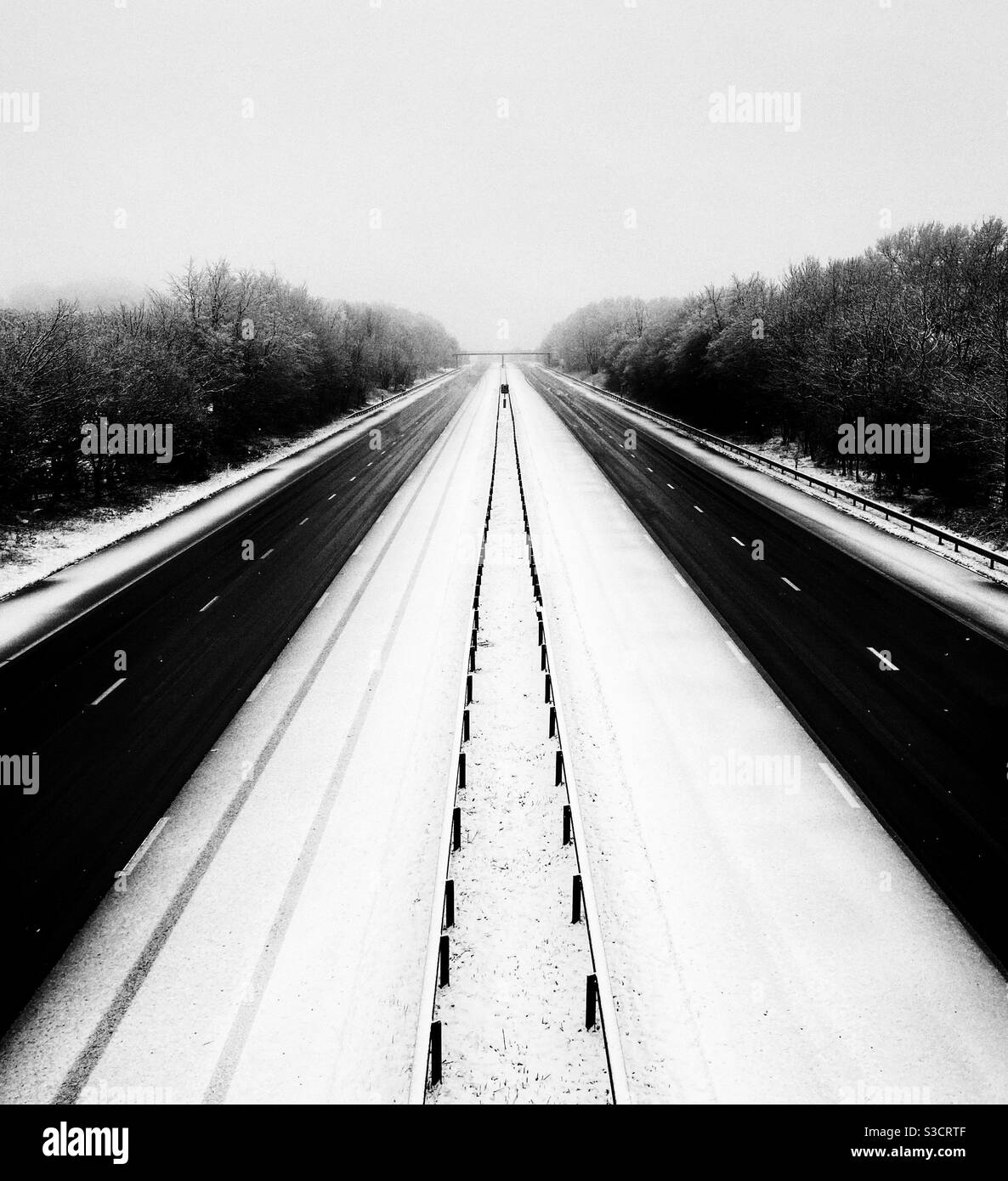 Empty motorway and uk hi-res stock photography and images - Alamy