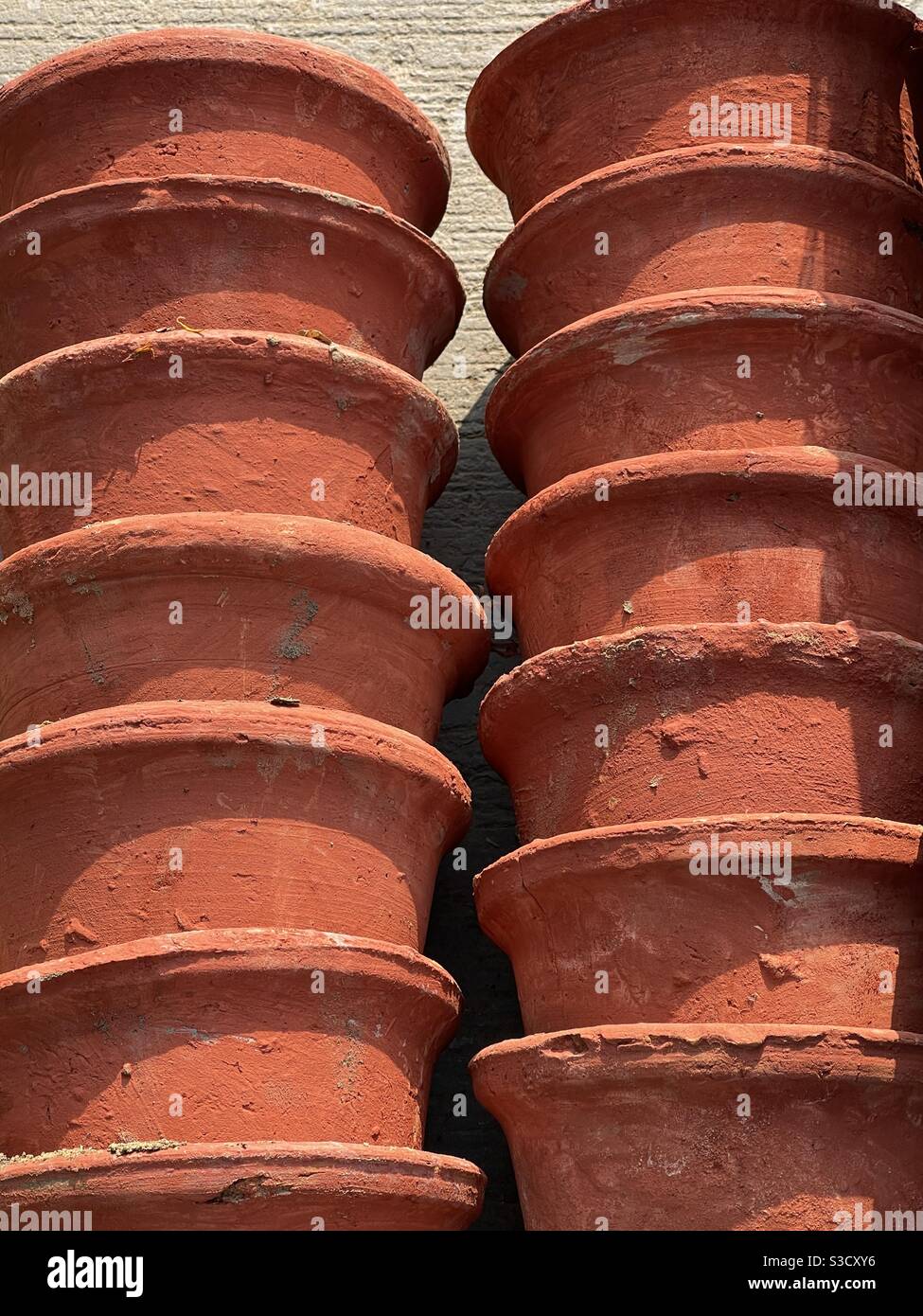 Earthen pots hires stock photography and images Alamy