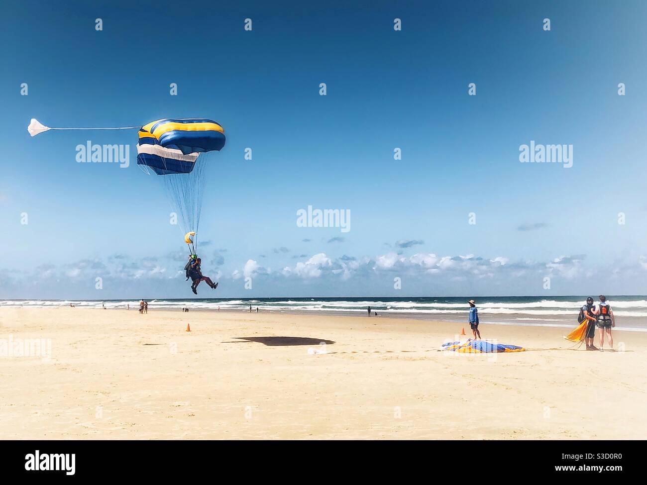 Parachute sky diving tandem adventure sports Sunshine Coast Queensland Stock Photo