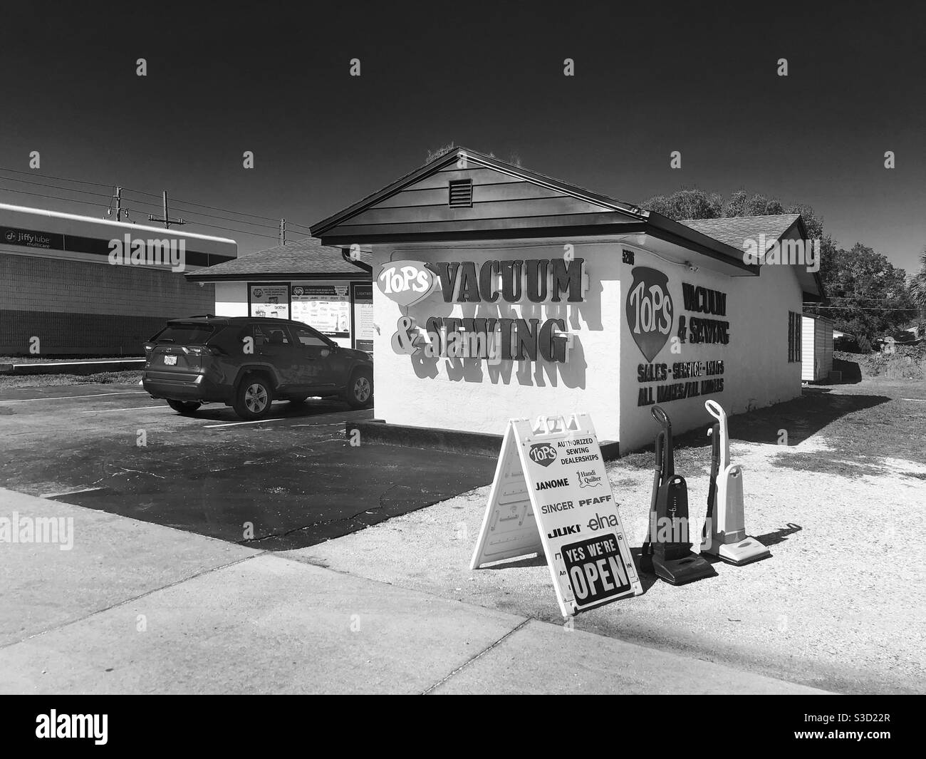 Repair shop Black and White Stock Photos & Images Alamy