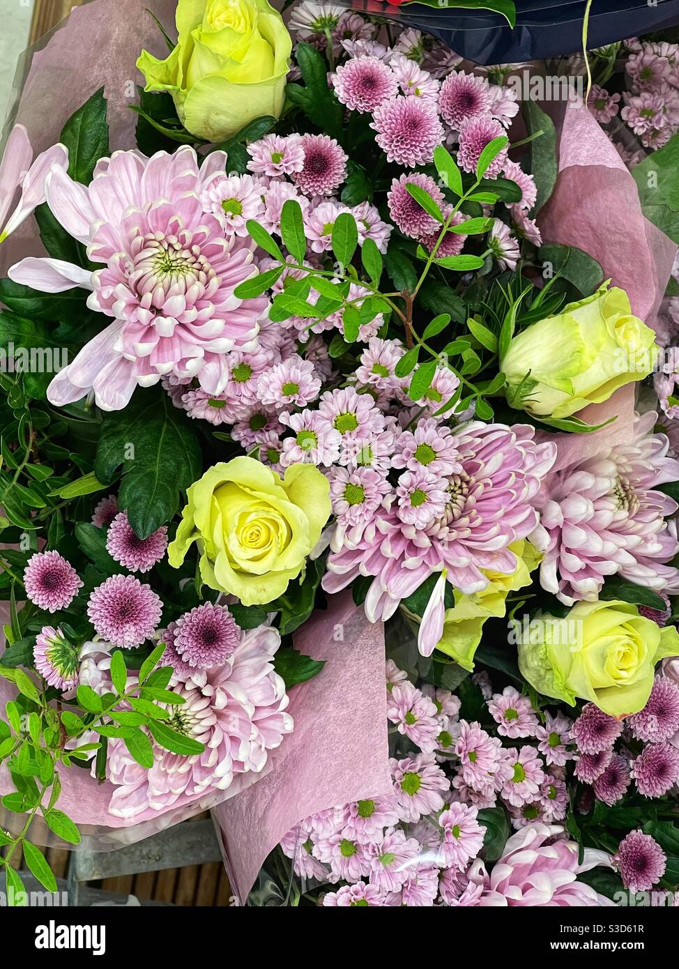 Spray of flowers hires stock photography and images Alamy