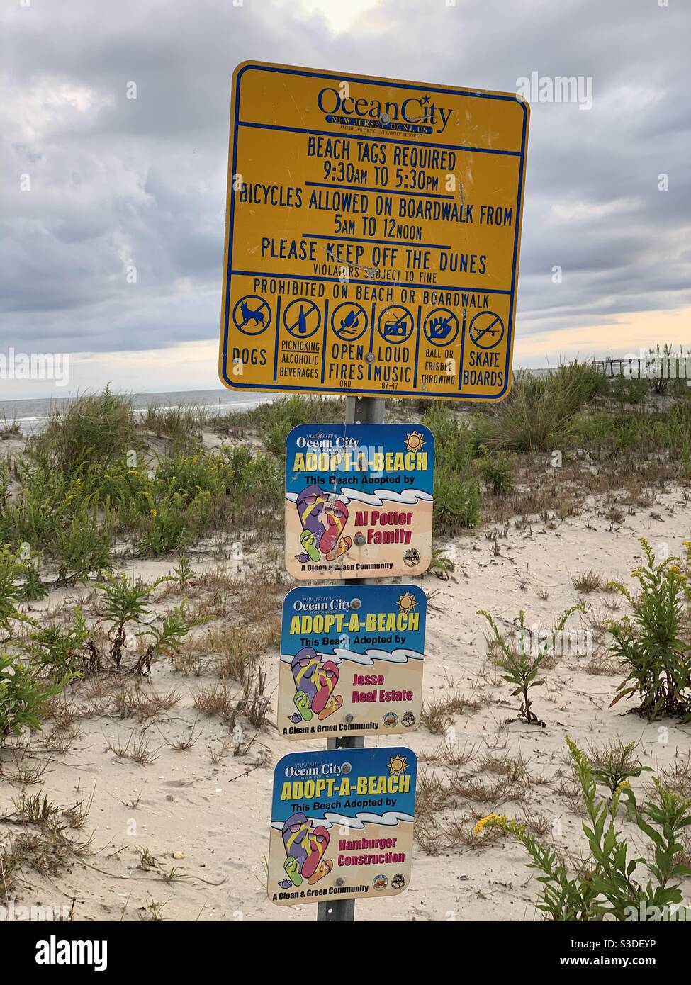 October 2020. Signs on the beach near the Ocean City Boardwalk, Ocean City, New Jersey, United States. - Smartphone Captured Stock Image