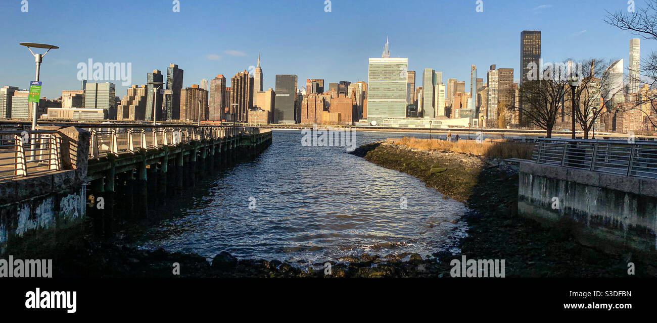 View of Midtown Manhattan from the Gantry plaza in Long Island City Stock Photo