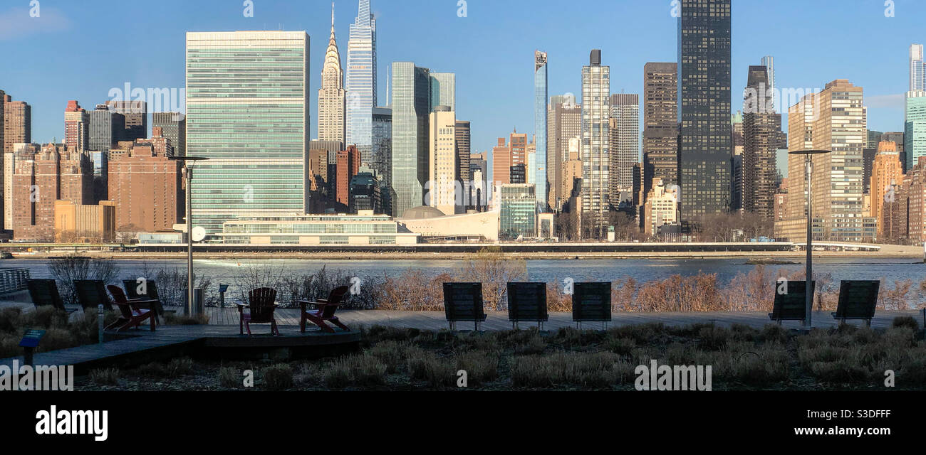 Panoramic view of Midtown Manhattan from Long Island City, Queens, on a sunny early morning winter day. Stock Photo