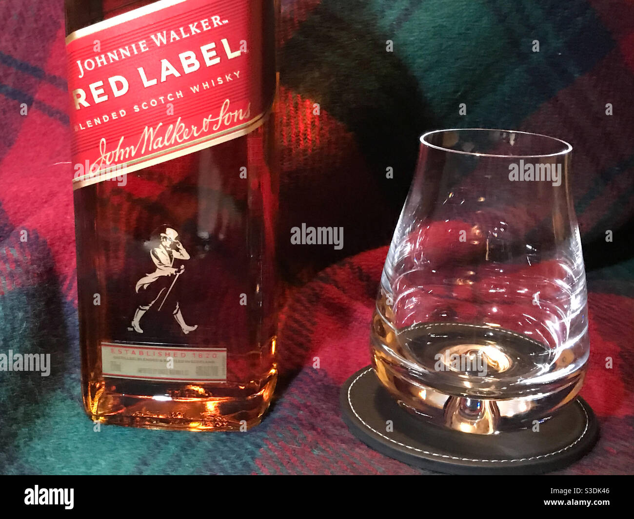 Whisky red label bottle glass hires stock photography and images Alamy