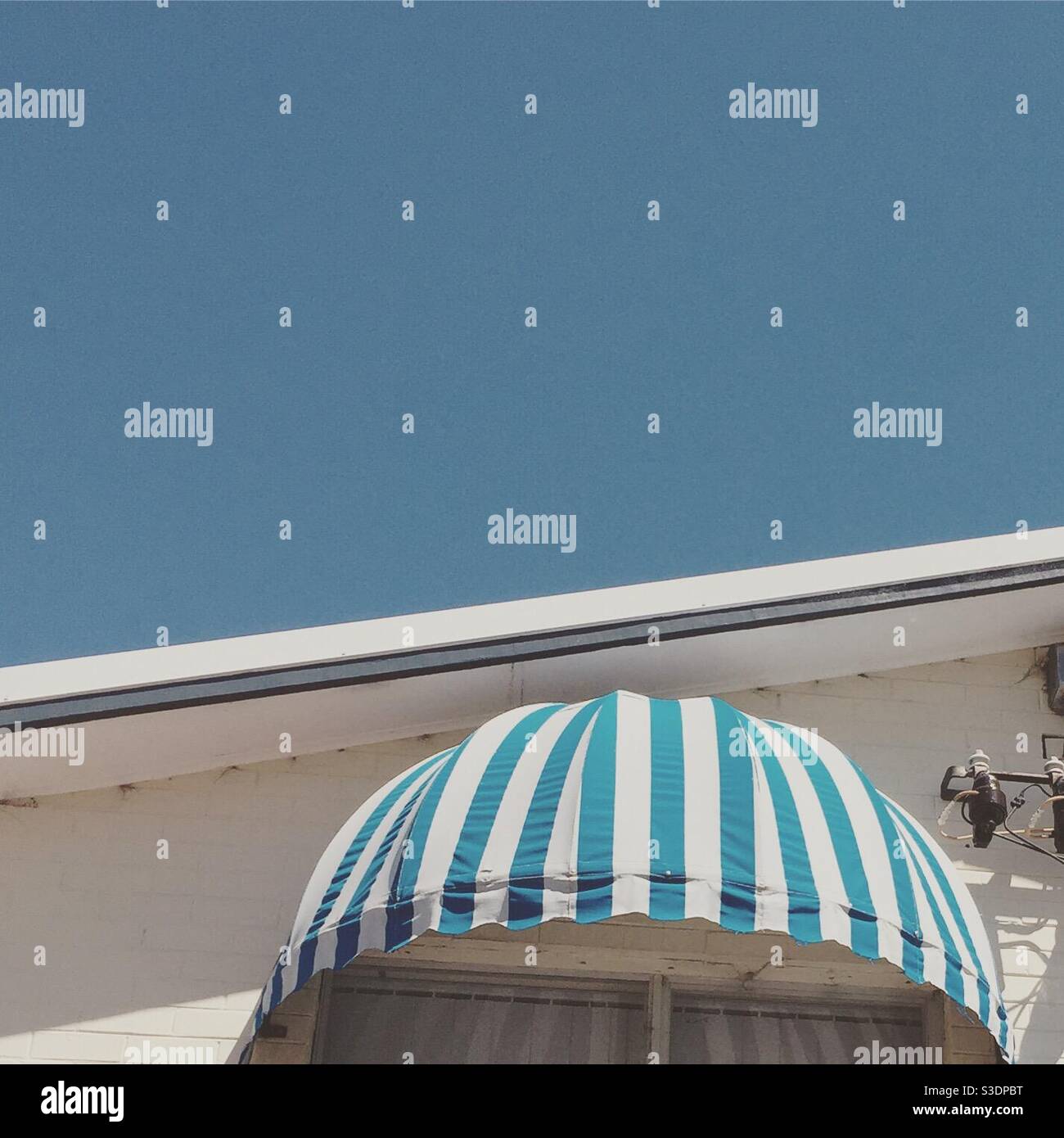 Striped awning hires stock photography and images Alamy