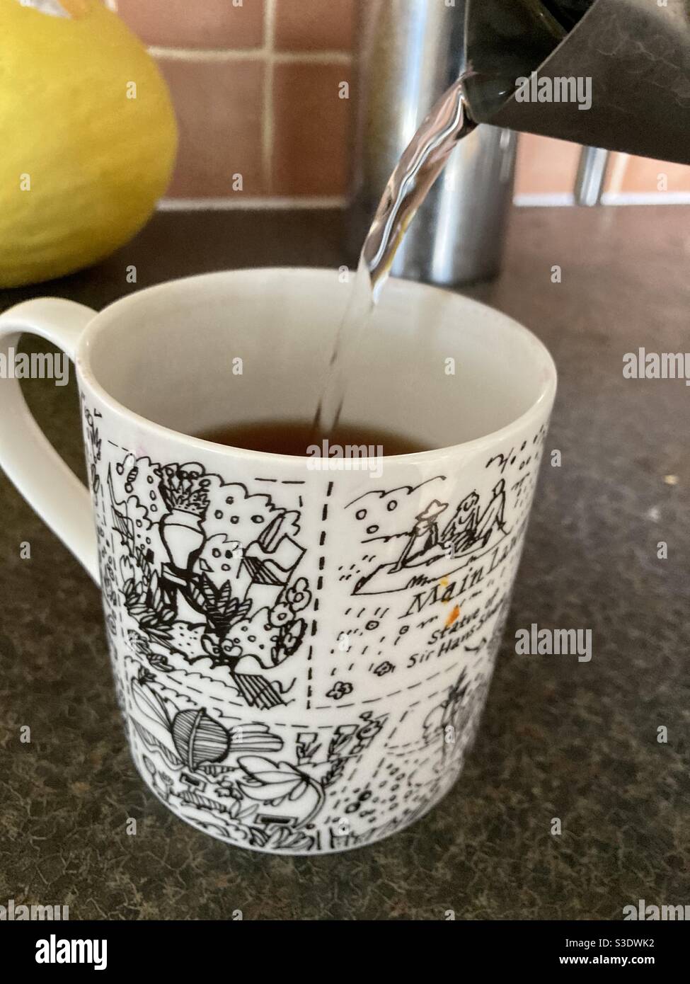 Making tea hi-res stock photography and images - Alamy