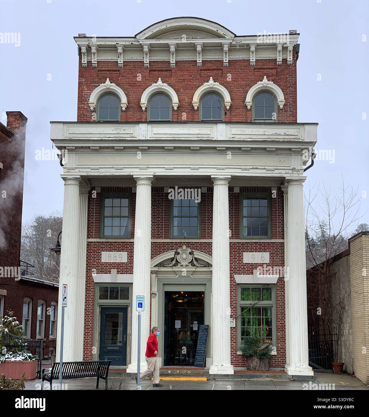 Old berkshire courier building hires stock photography and images Alamy