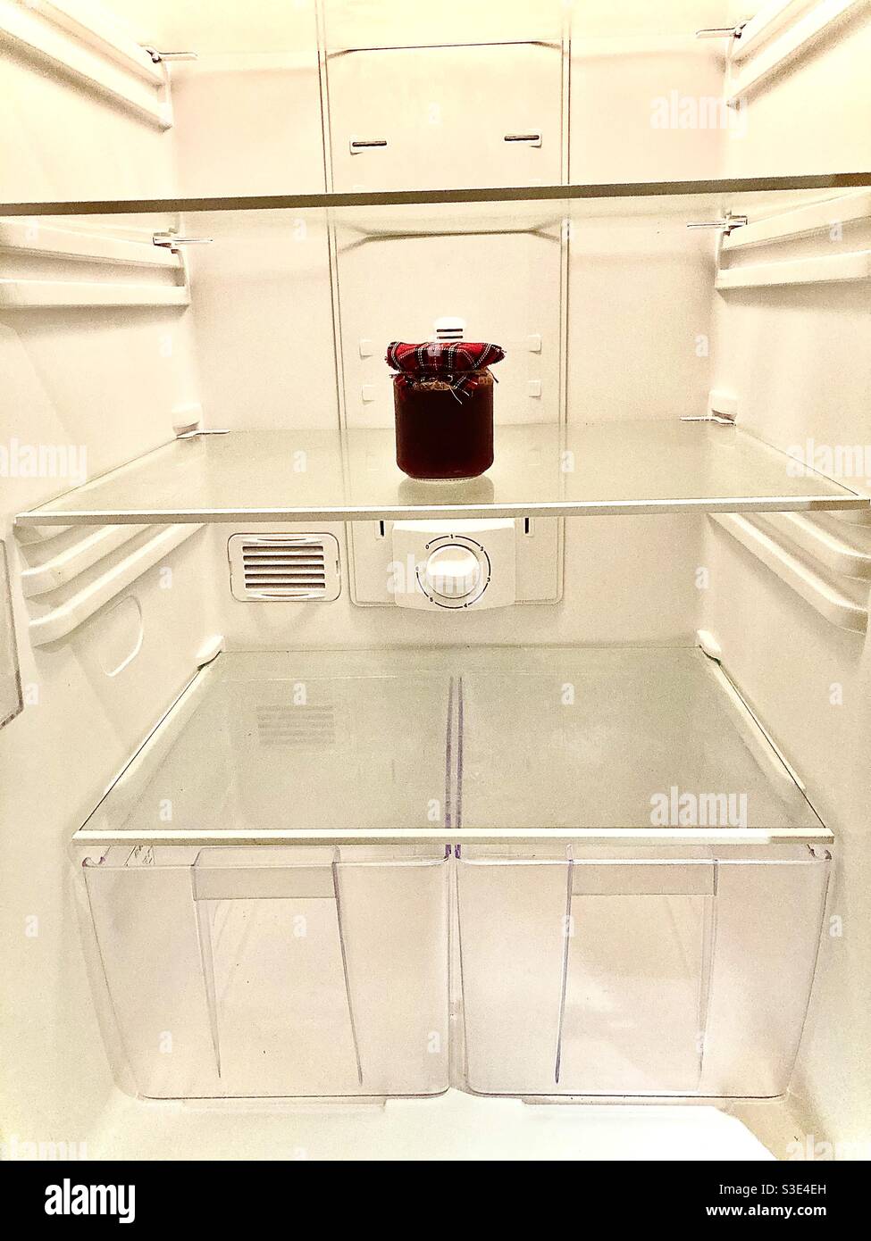 Empty larder shelves hires stock photography and images Alamy