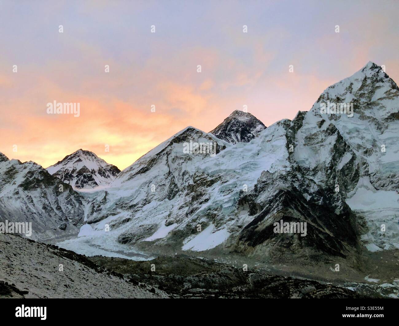 Mt. Everest Sunrise Stock Photo - Alamy