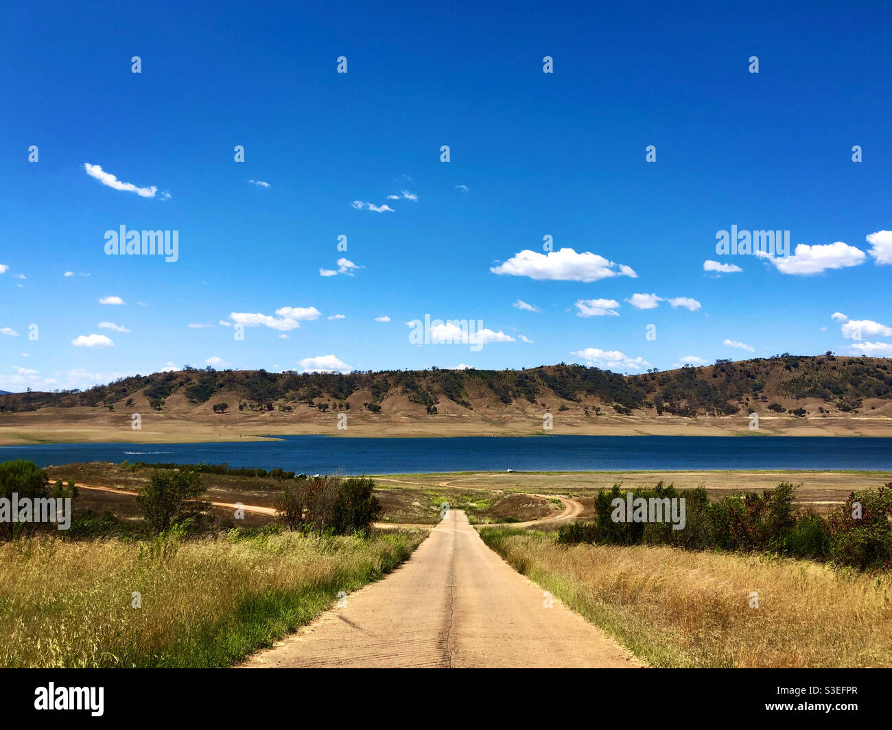 Rock dam lake hires stock photography and images Alamy