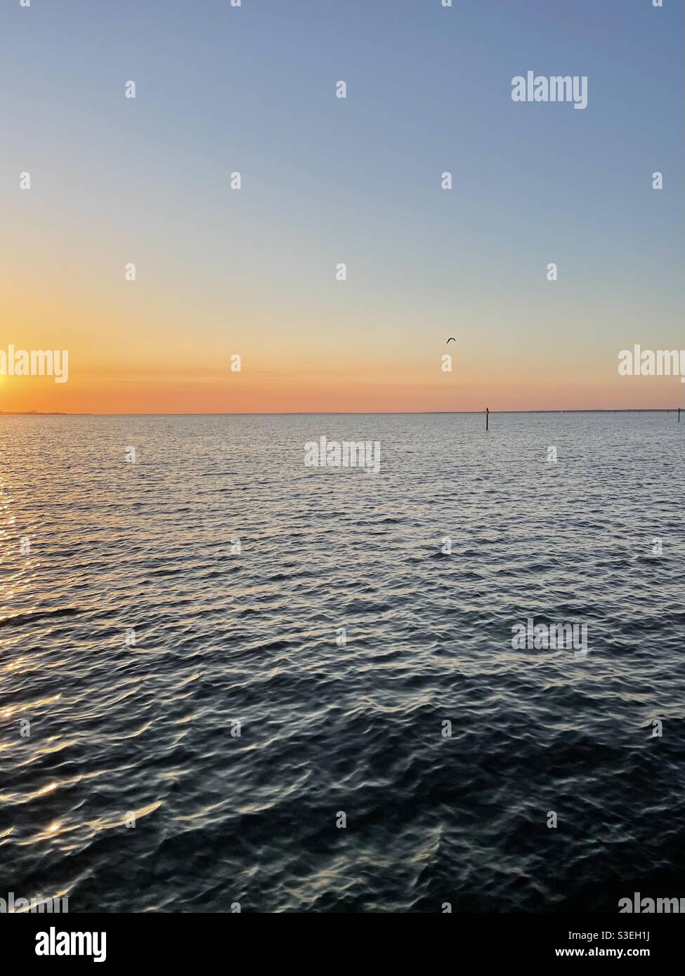 Golden over water hi-res stock photography and images - Alamy