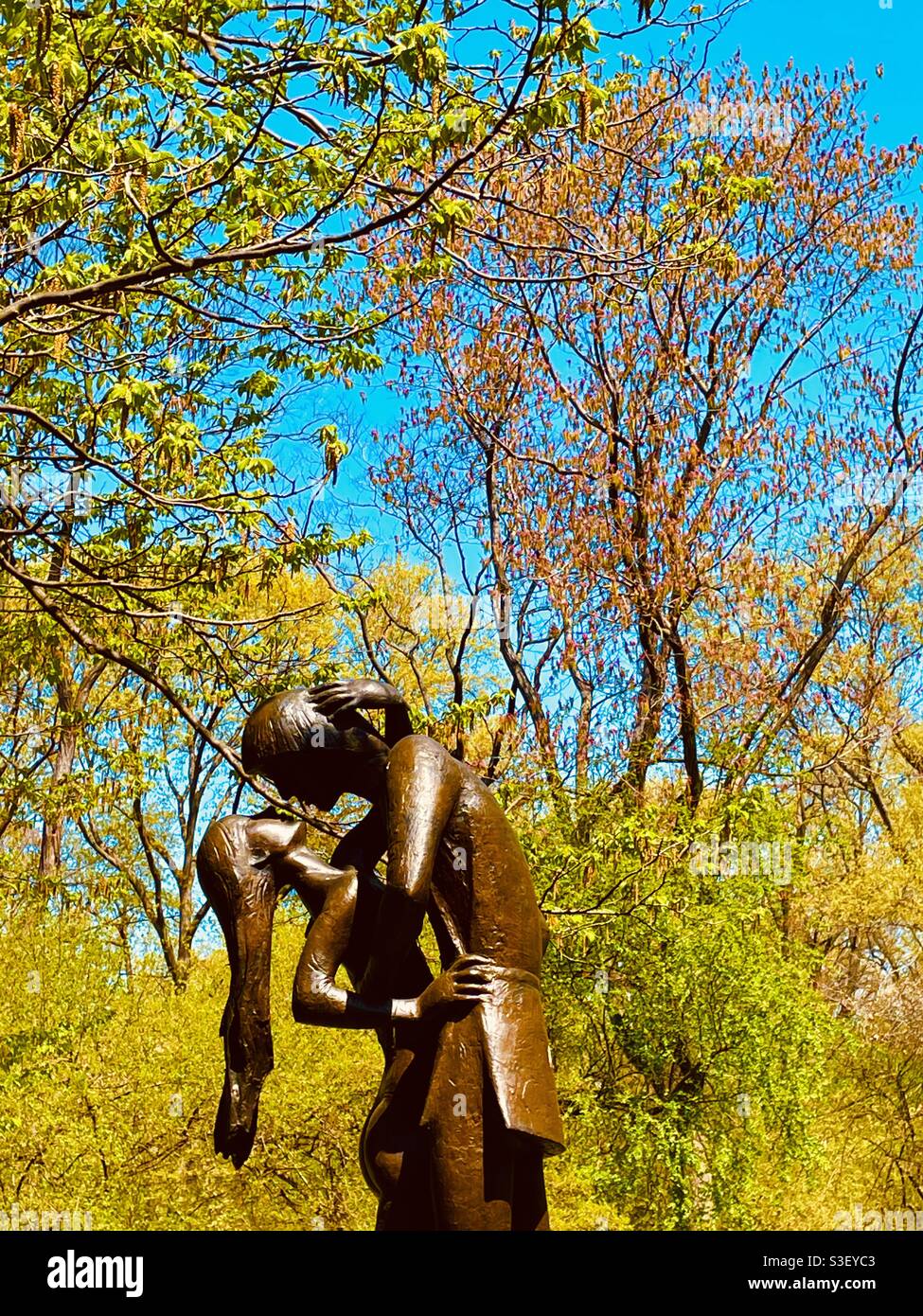 Romeo and Juliet statues in Central Park Stock Photo Alamy