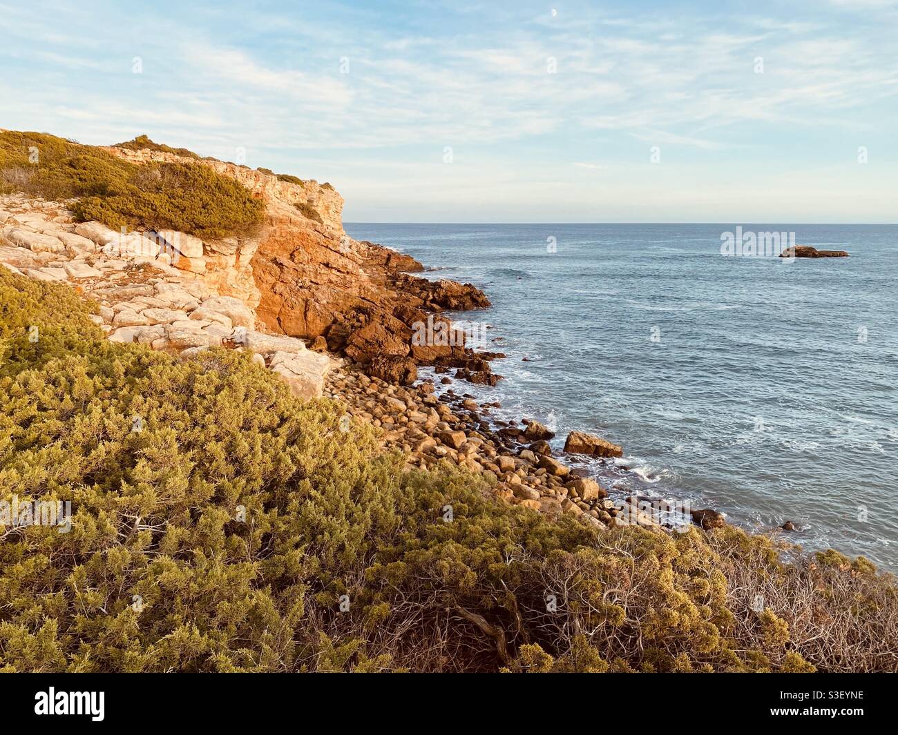 Coastline of the western Algarve near Sagres Stock Photo