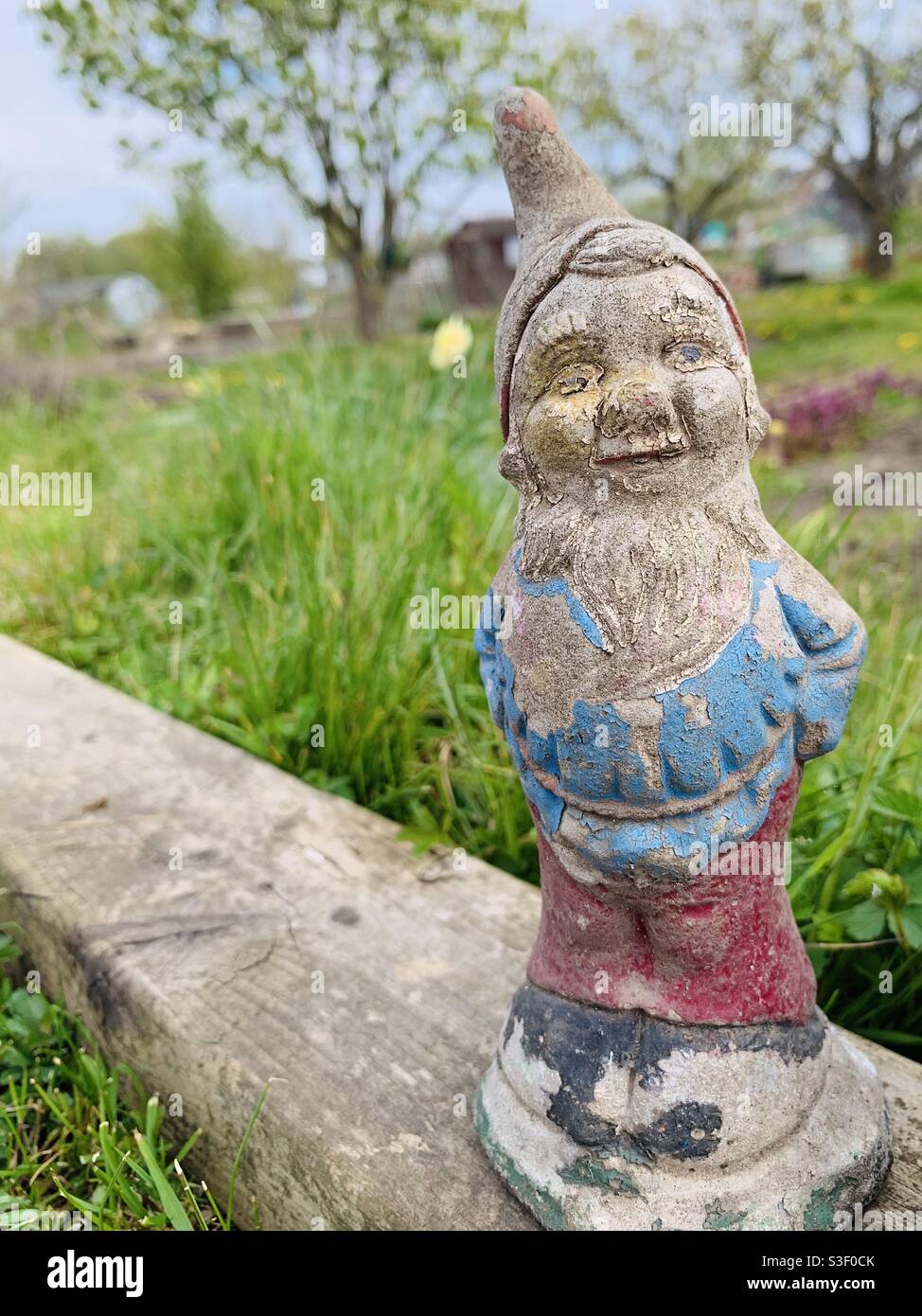 Antique garden gnomes hires stock photography and images Alamy
