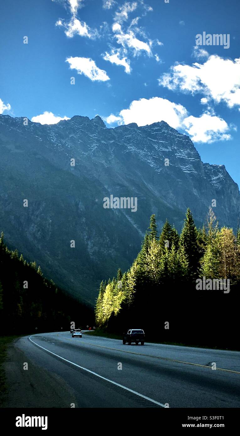 mountain highway banff Stock Photo Alamy