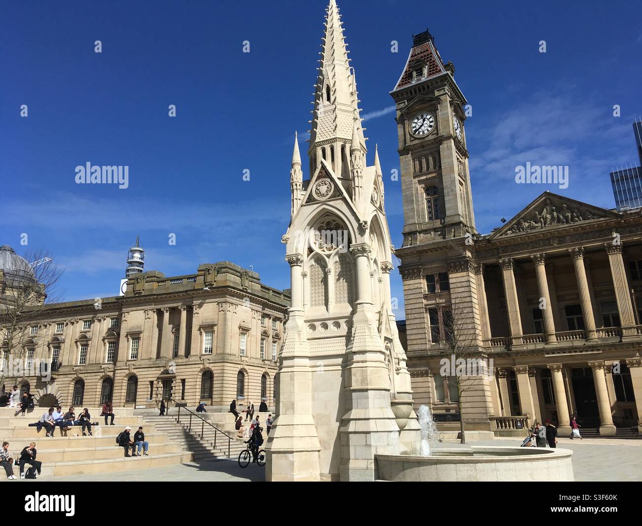 Birmingham city centre, art gallery, city council offices, and ...