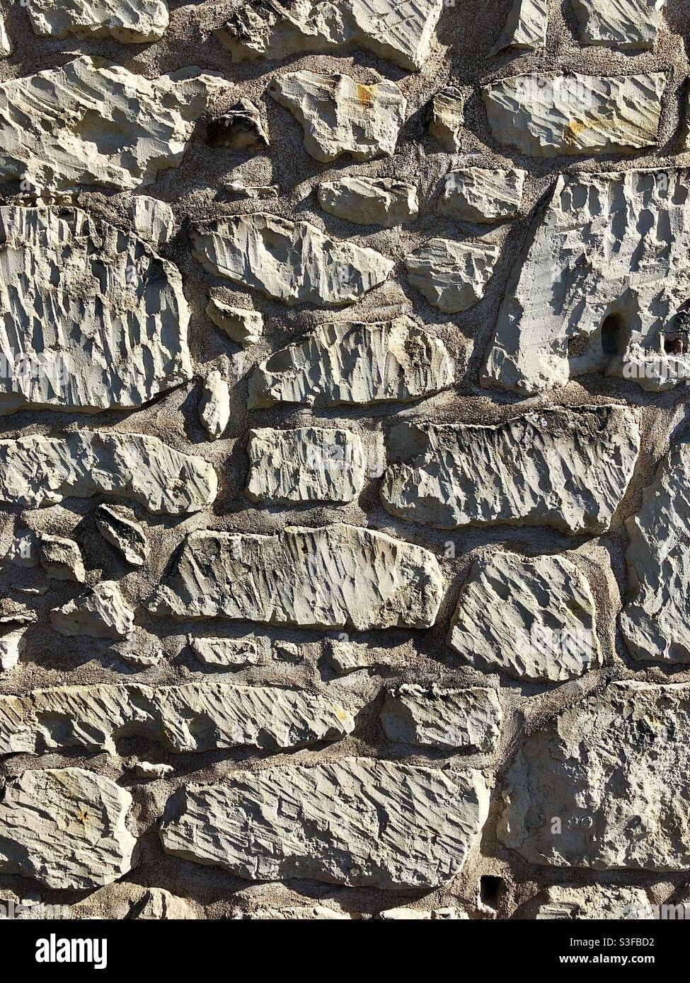 Engineered stone wall cladding - BROKEN ROCK - Wild stone - interior /  exterior / textured