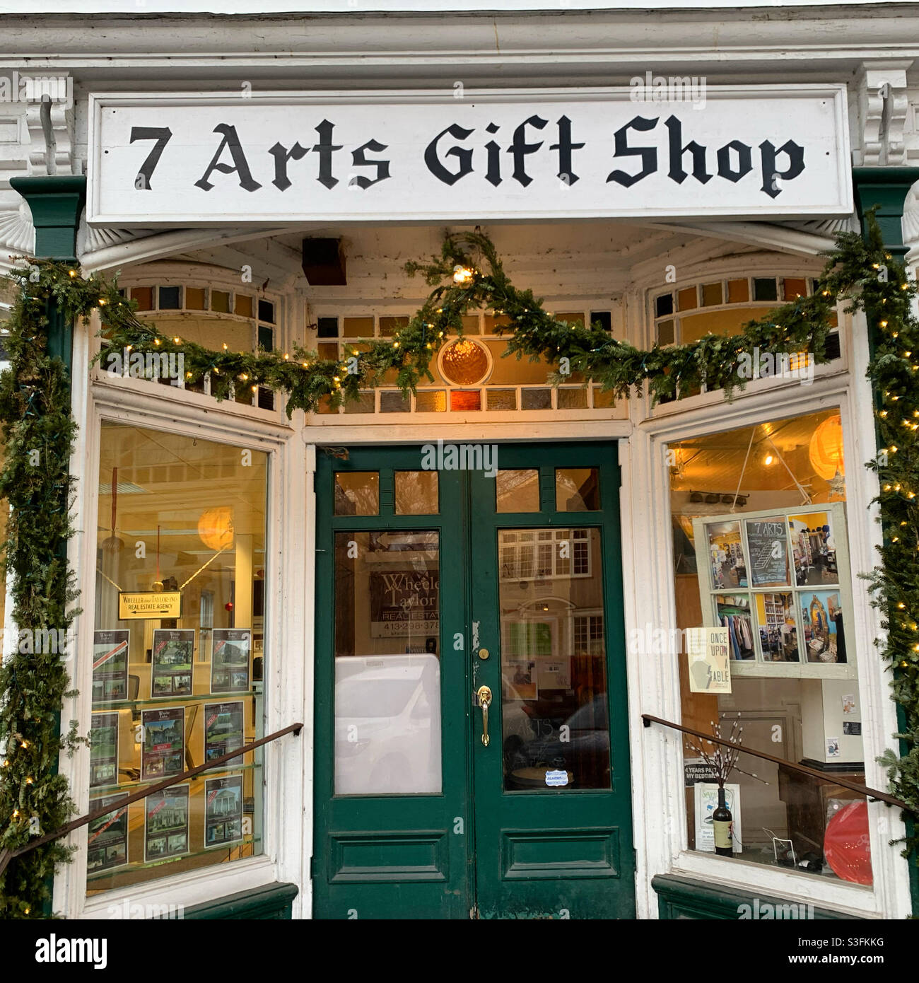 7 Arts Gift Shop, The Red Lion Inn Tavern, Stockbridge, Berkshire