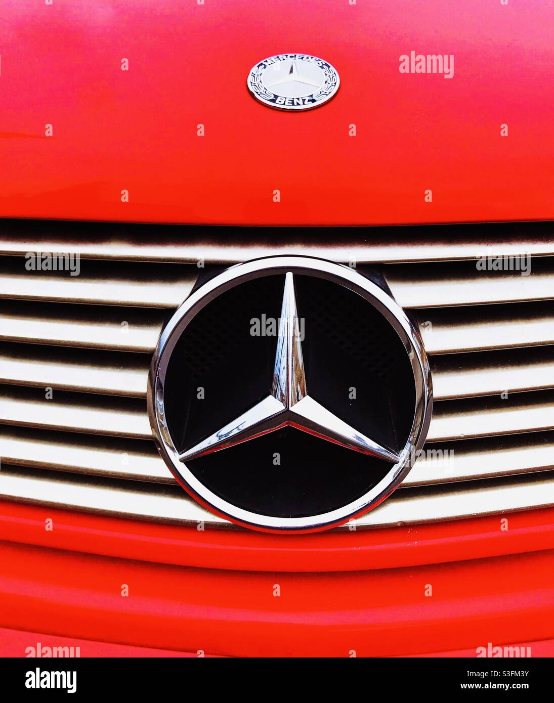 The iconic Mercedes Benz logo. Stock Photo