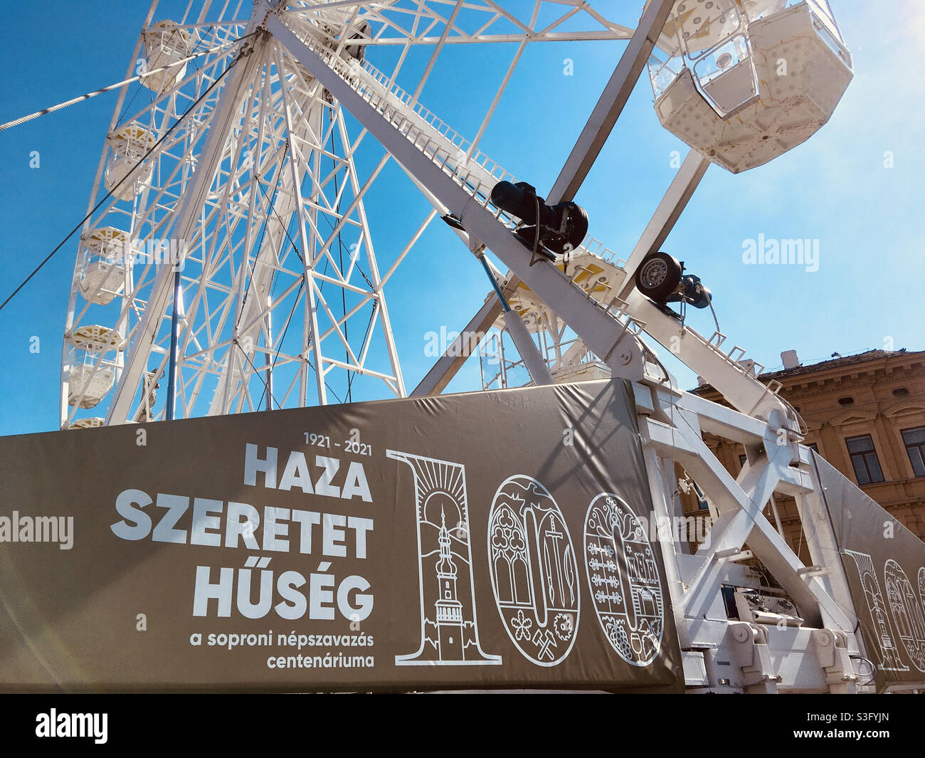 Ferris-wheel erected to celebrate the 100th anniversary centenary of Sopron plebiscite in 1921, Varkerulet, Sopron, Hungary Stock Photo