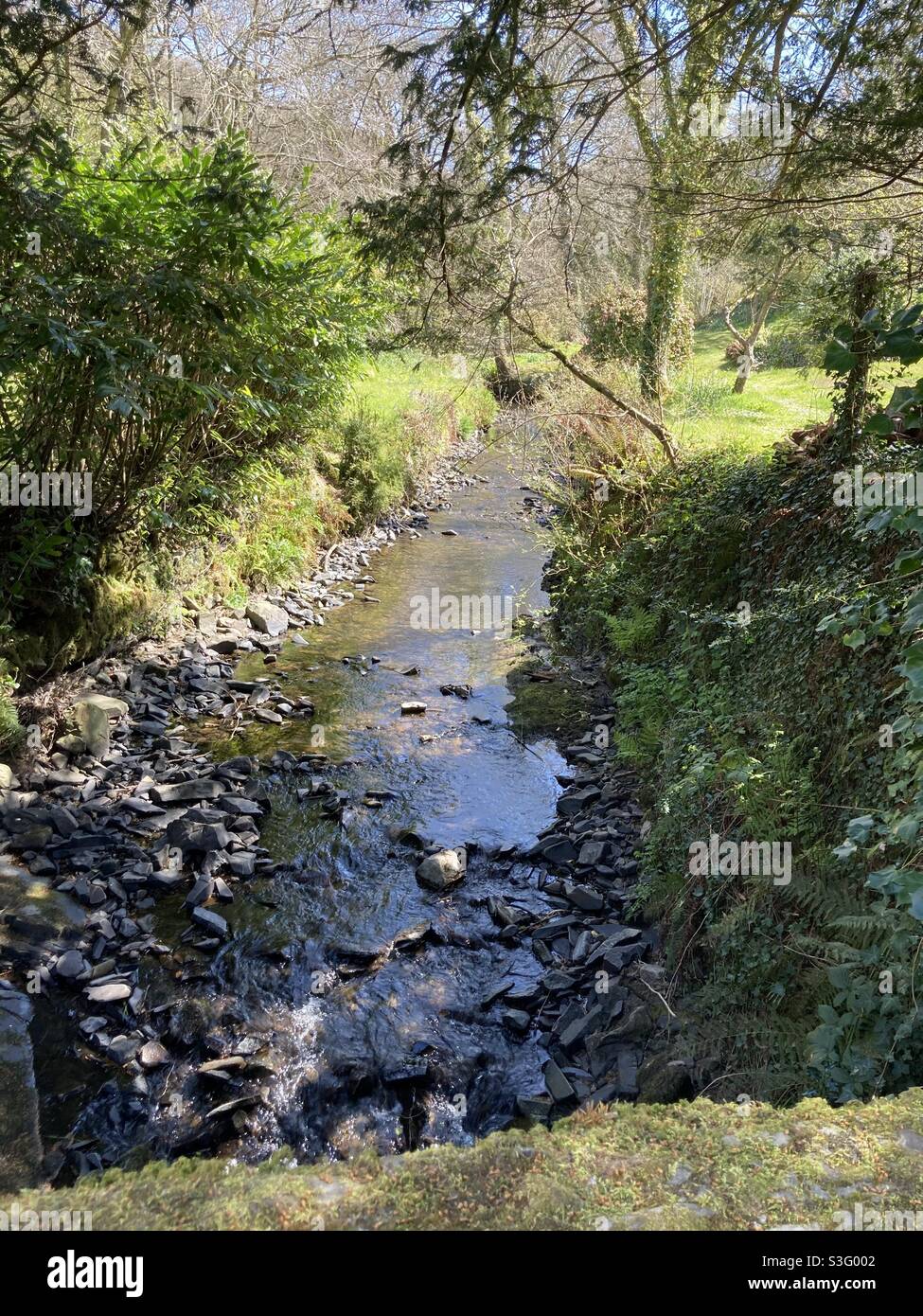 River pebbles hi-res stock photography and images - Alamy