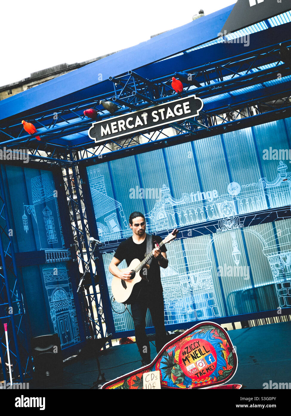 Musician at Edinburgh festival Stock Photo
