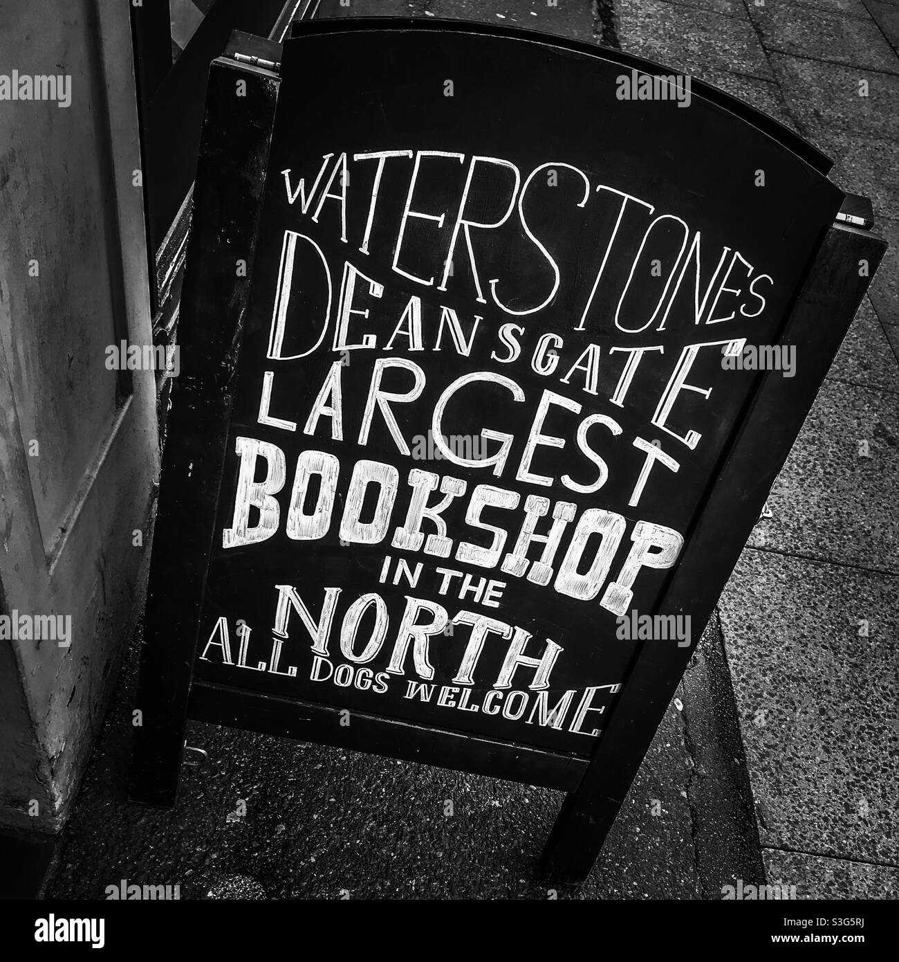 Waterstones bookstore sign Stock Photo Alamy