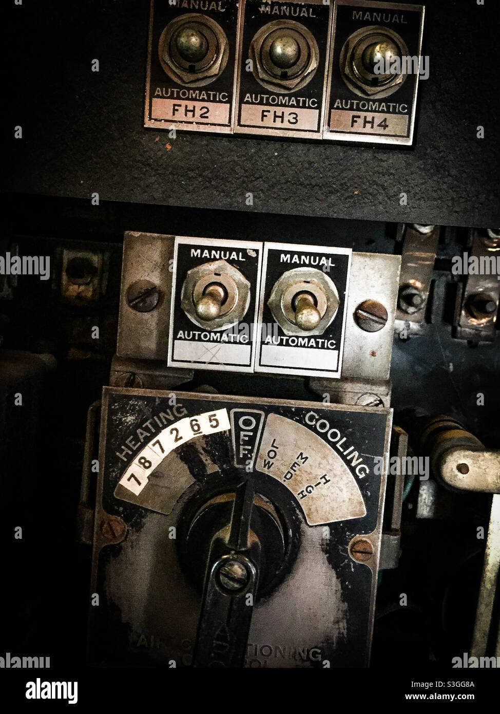 Vintage controls hi-res stock photography and images - Alamy