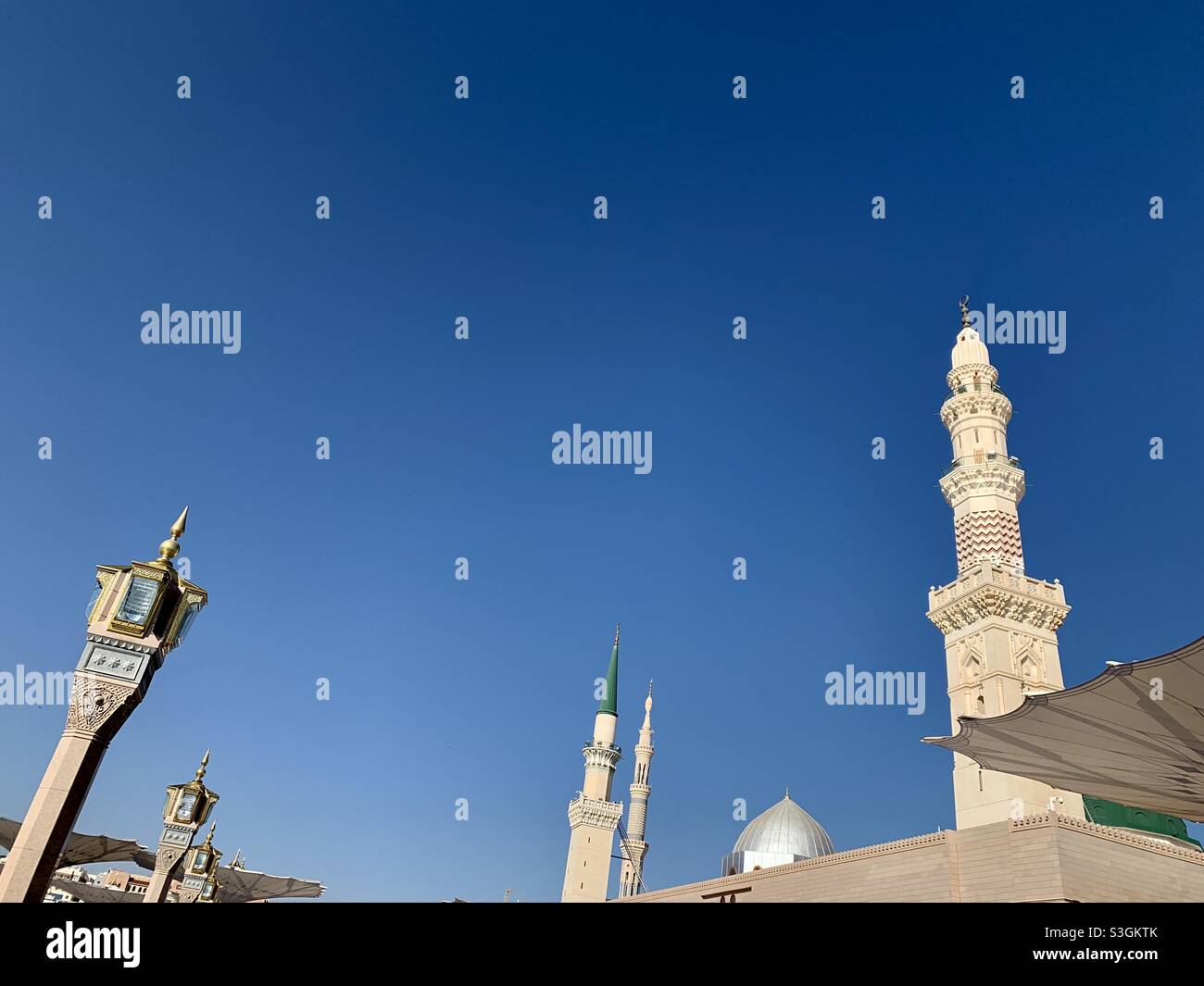 Minarets in Al Nabawi Grand Mosque Medina Saudi Arabia Stock Photo - Alamy