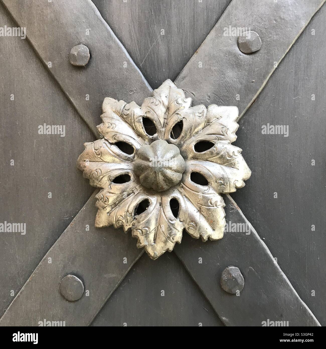 Forged gate decorative hi-res stock photography and images - Alamy