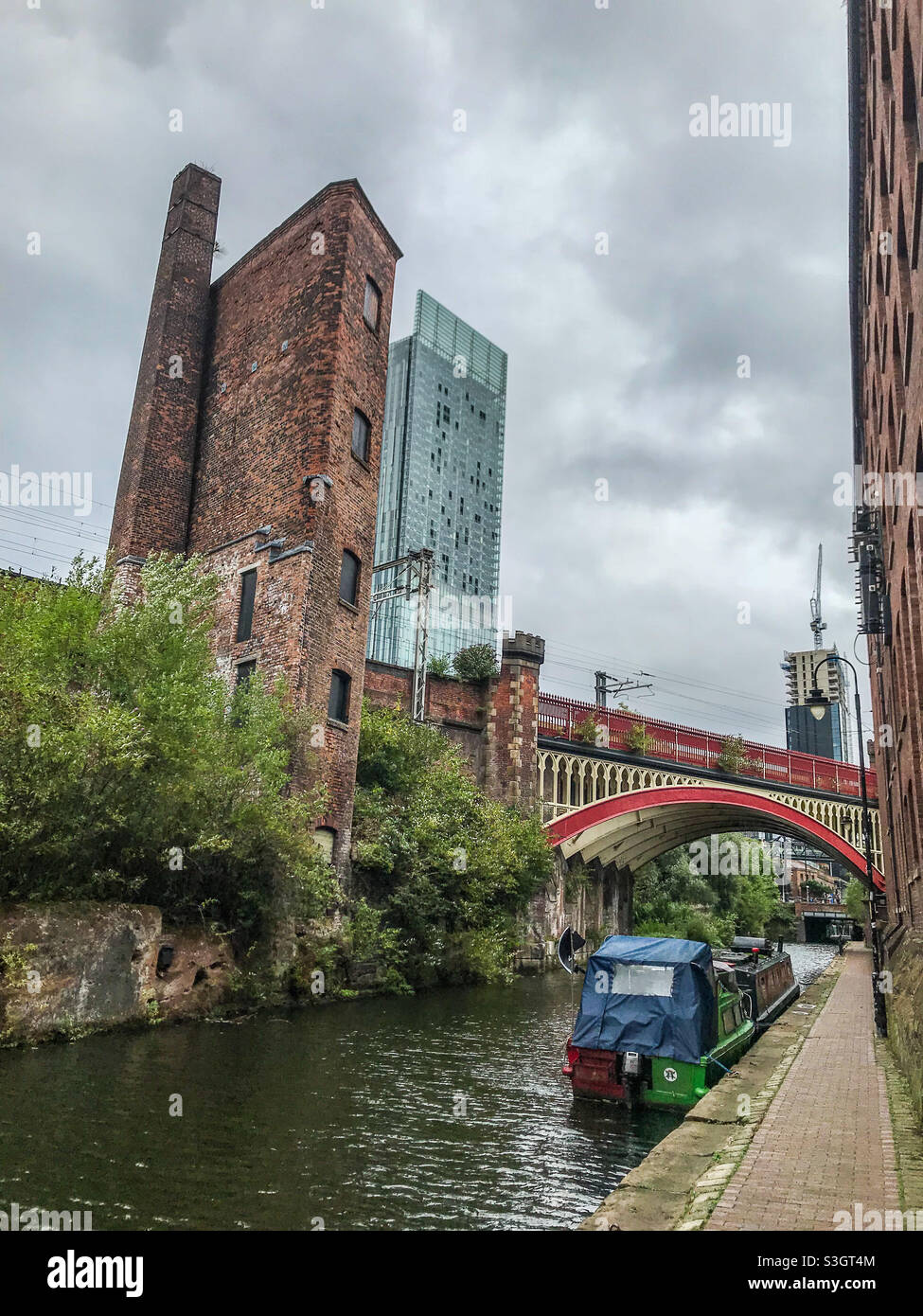 Castlefield and canal boat hi-res stock photography and images - Alamy